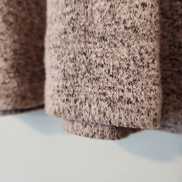 A. Byer Heather Blush color 3/4 length bell sleeve top Size Large - Picture 2 of 8